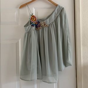 Unique one shoulder top 🌸🌼💐